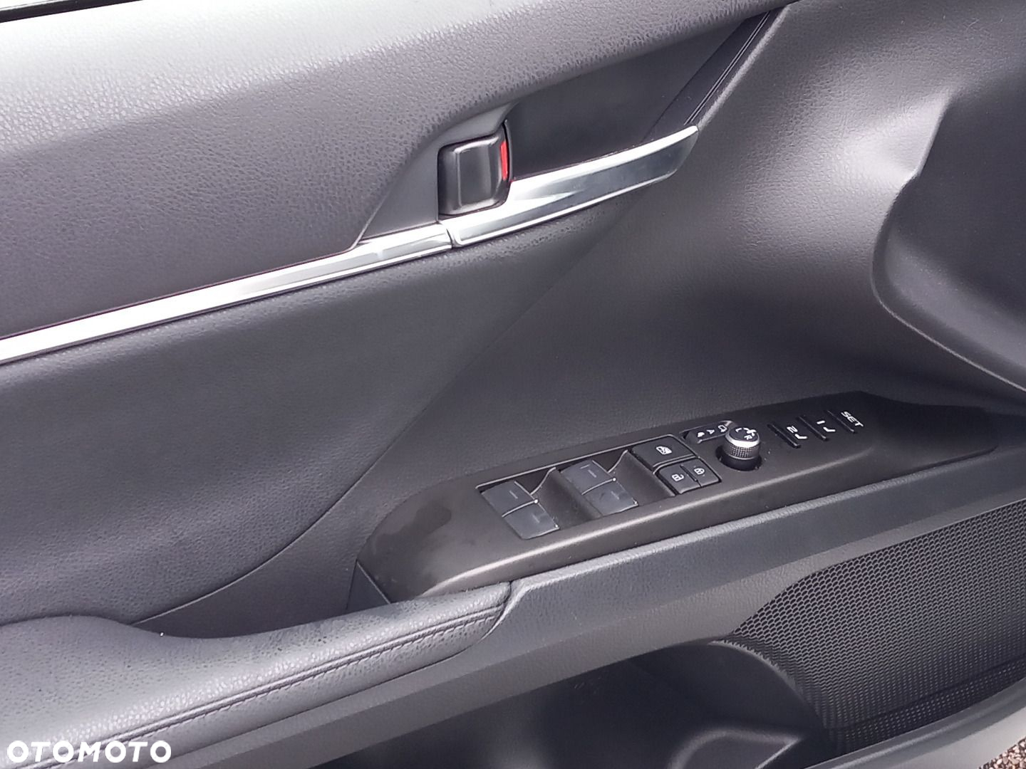 Toyota Camry - 26