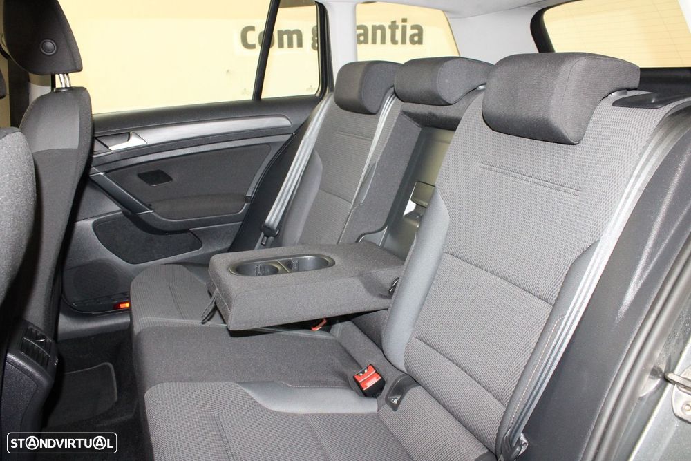 VW Golf Variant 1.6 TDi Confortline - 31