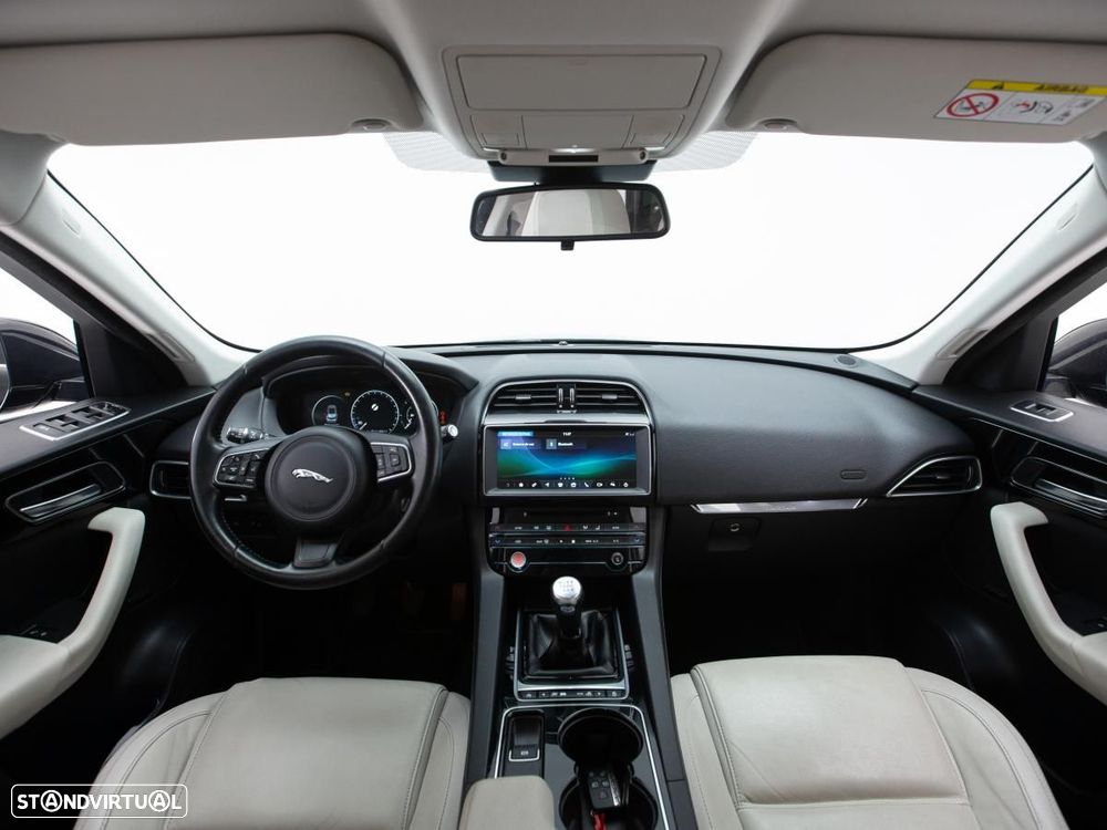 Jaguar F-Pace - 7