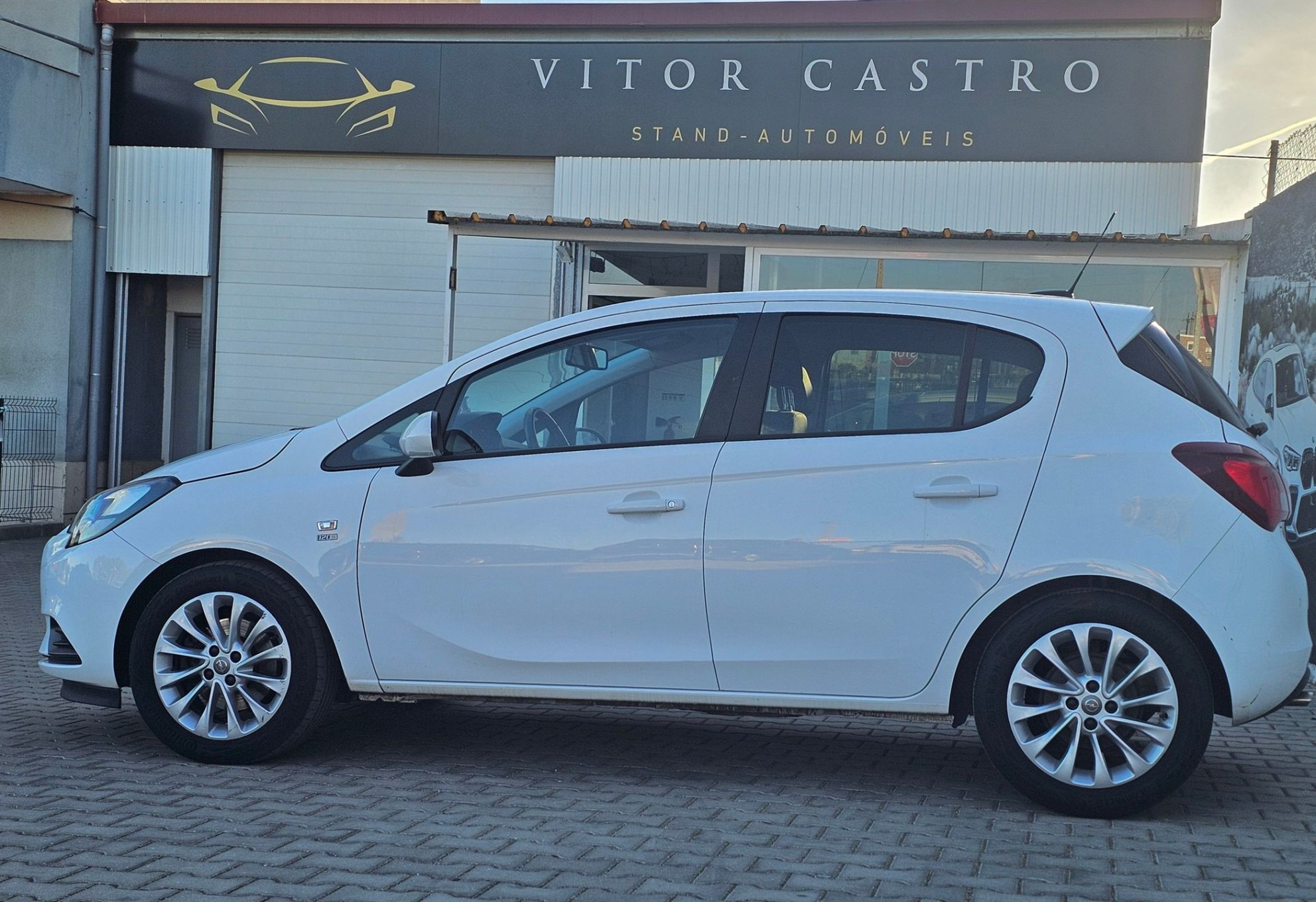 Opel Corsa 1.0 T 120 Anos - 29