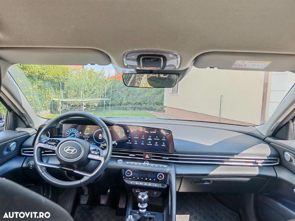 Hyundai Elantra 1.6 l 123 CP 6MT Highway - 8