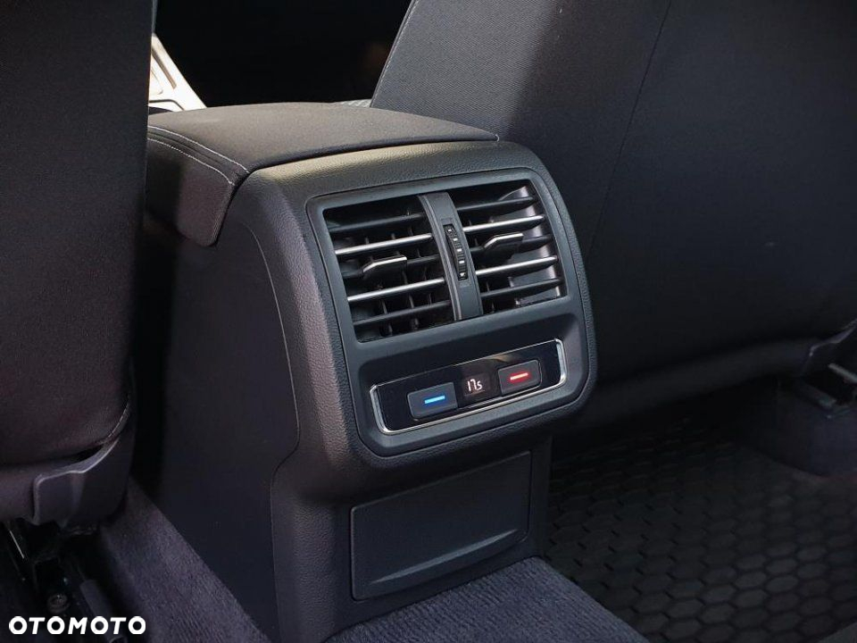 Volkswagen Passat - 29