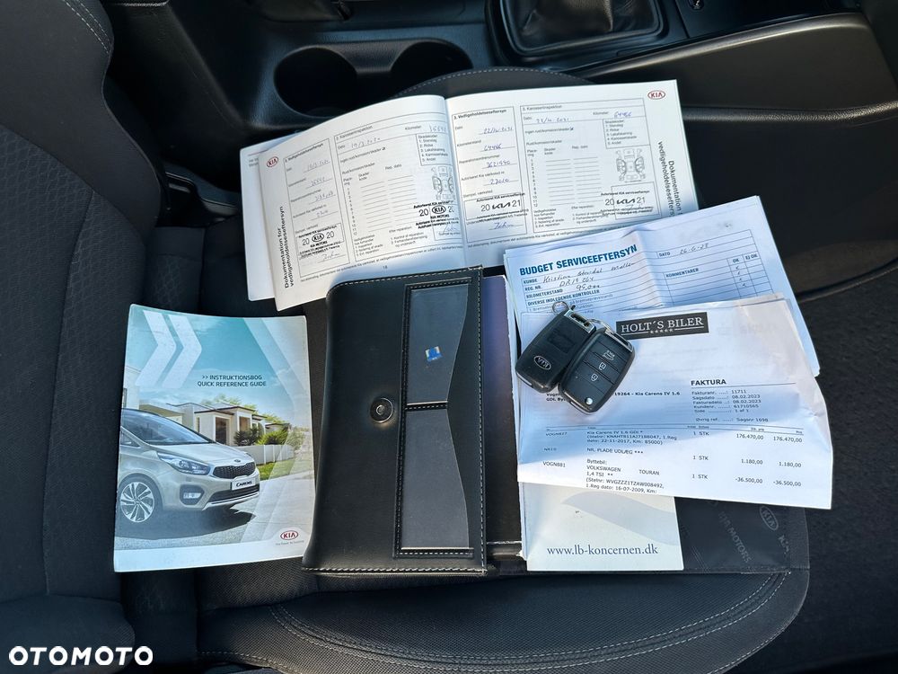 Kia Carens - 26