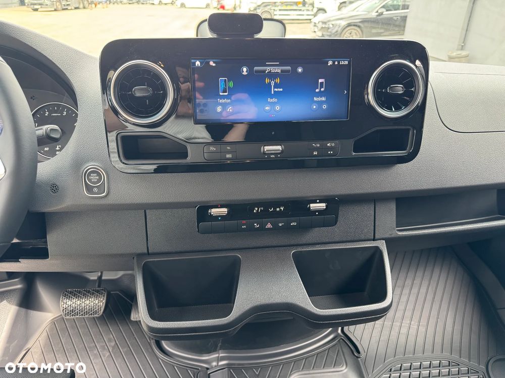 Mercedes-Benz Sprinter - 21