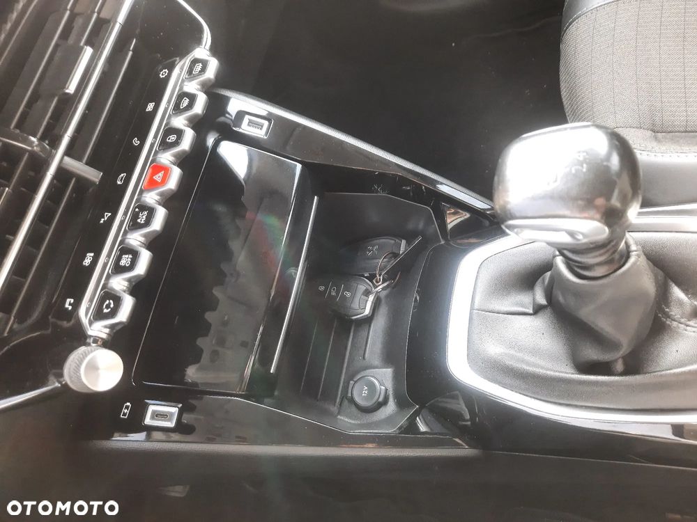 Peugeot 208 1.2 PureTech Allure S&S - 13