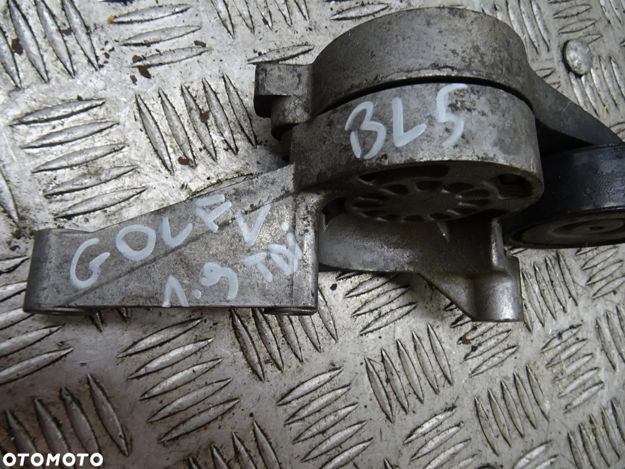 VW GOLF V 1.9TDI BLS ROLKA NAPINACZ PASKA KLINOWEGO 03G9033150 - 3