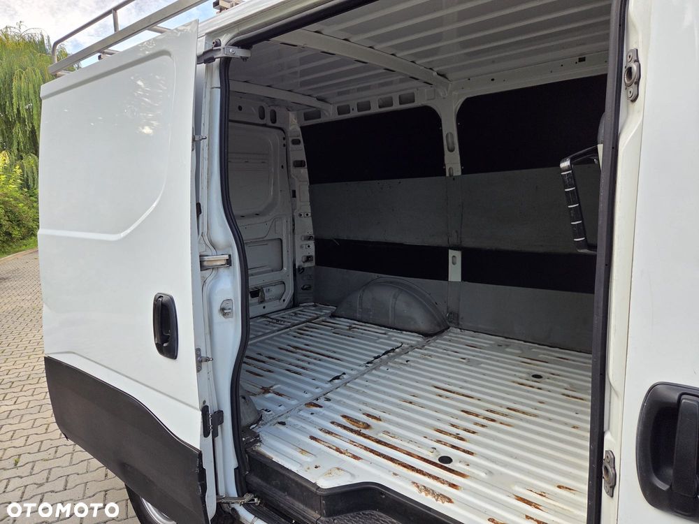 Iveco DAILY - 15