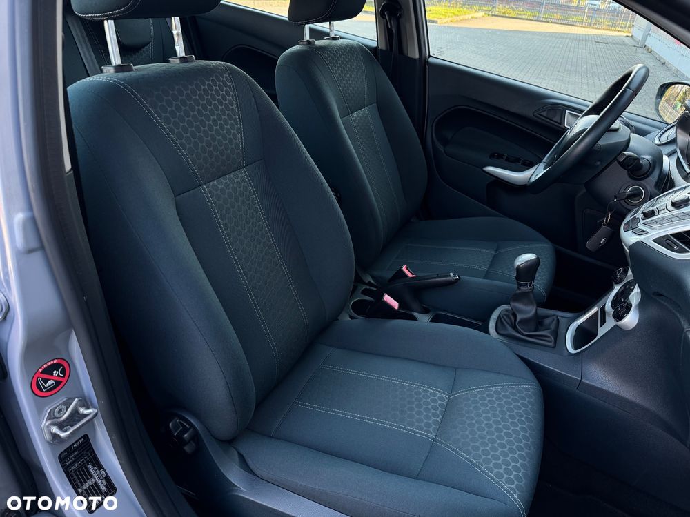 Ford Fiesta - 10