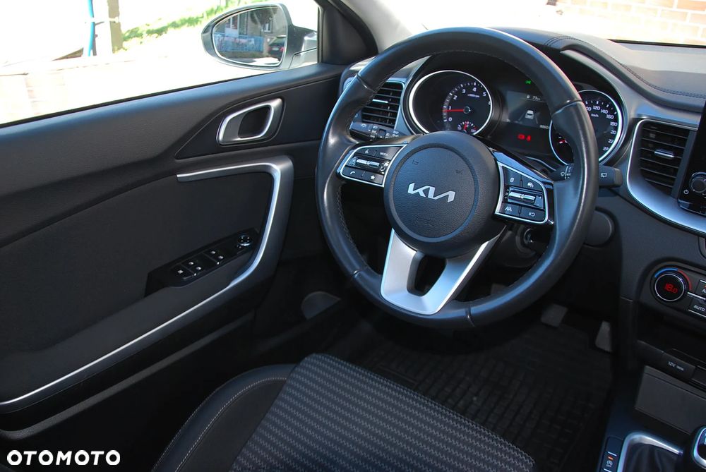 Kia Ceed - 28