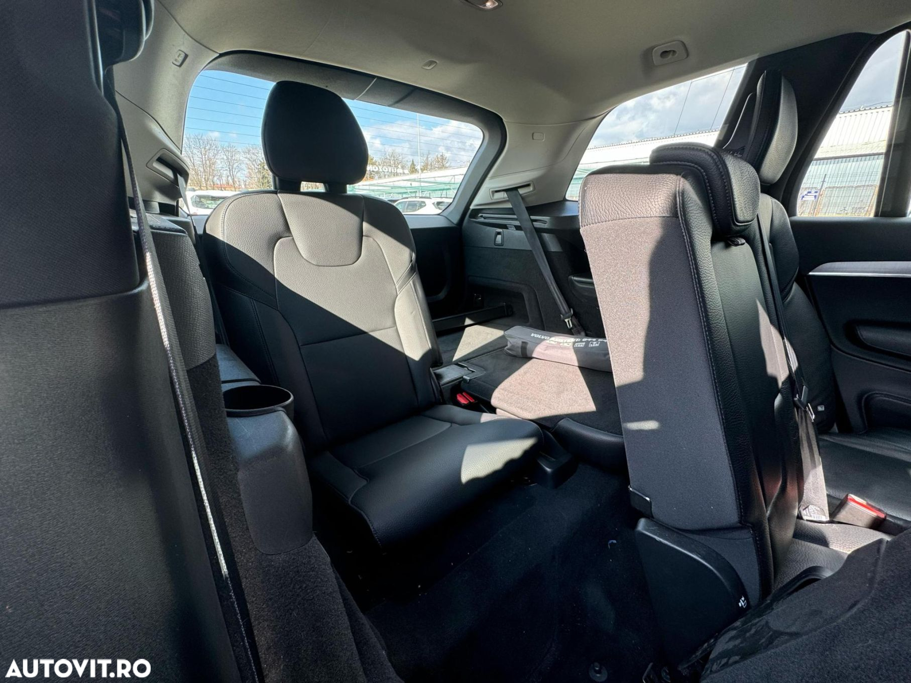 Volvo XC 90 B5 D AWD Geartronic Momentum Pro - 17