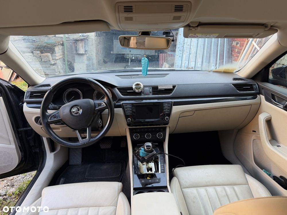 Skoda Superb 2.0 TDI 4x4 L&K DSG - 6