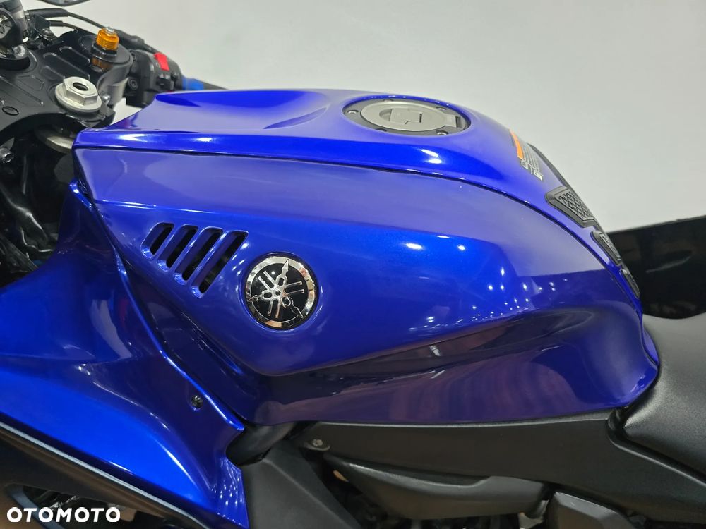 Yamaha R7 - 10