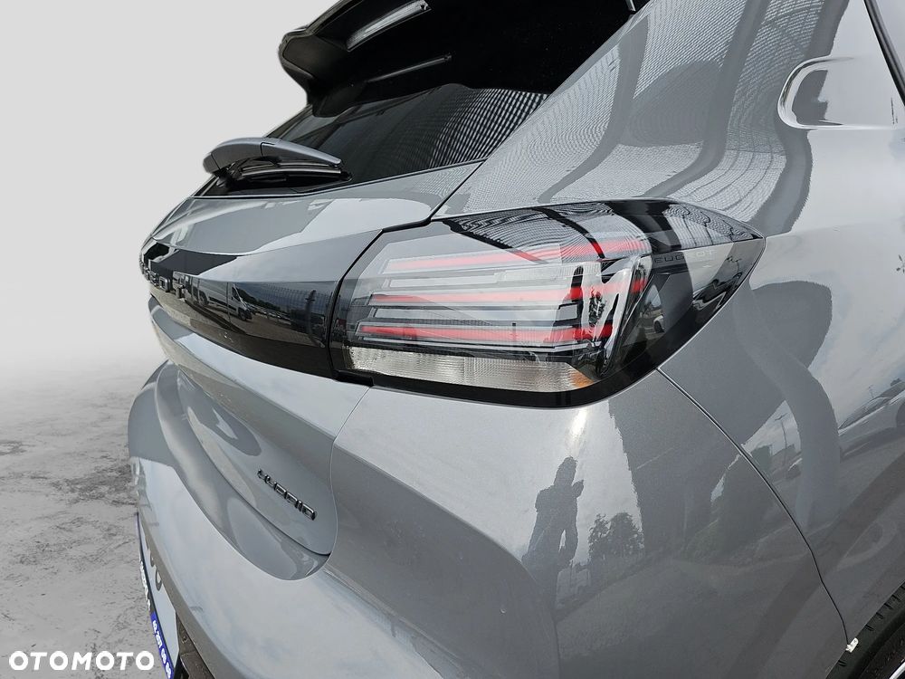 Peugeot 208 - 11