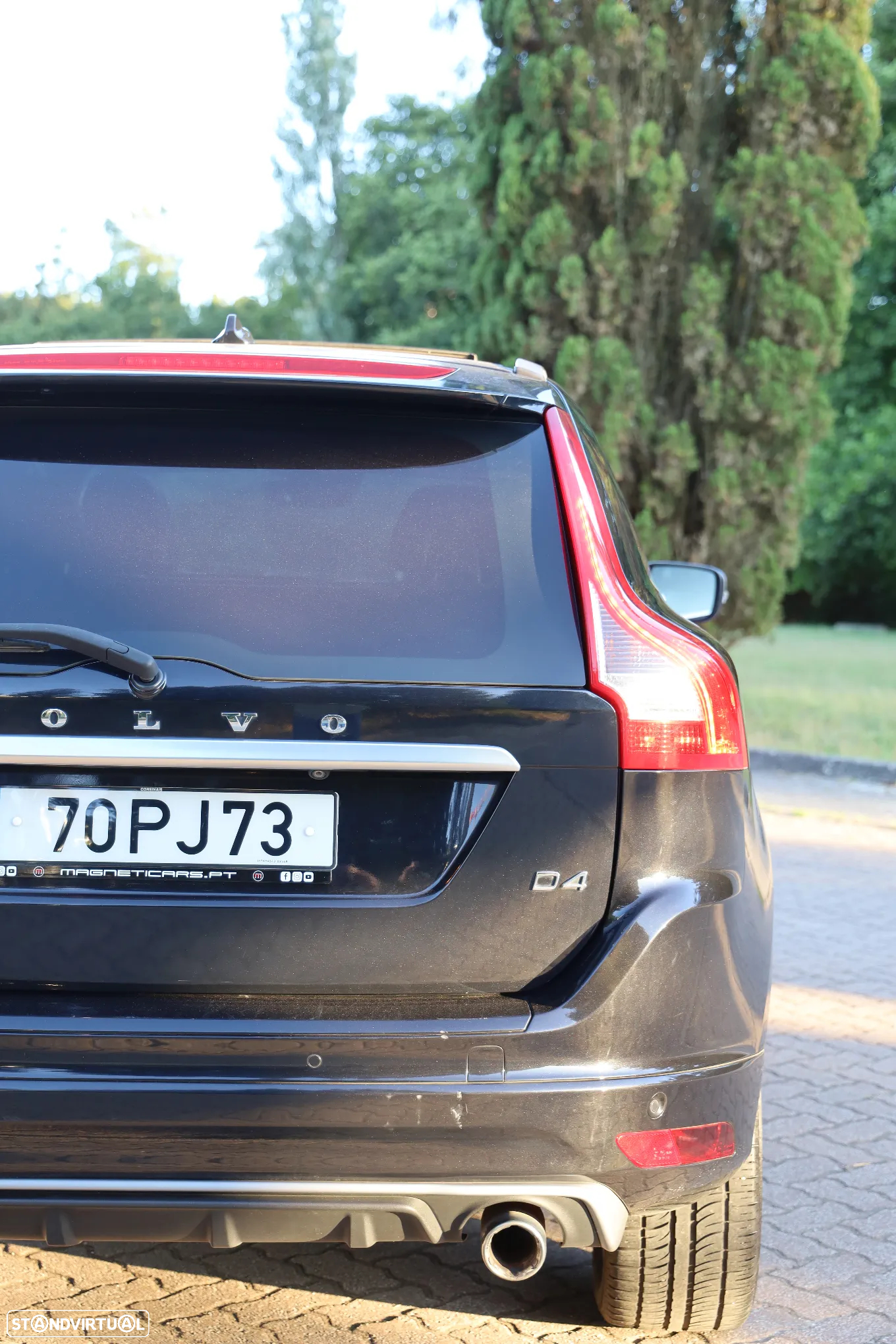 Volvo XC 60 2.0 D4 R-Design Geartronic - 9