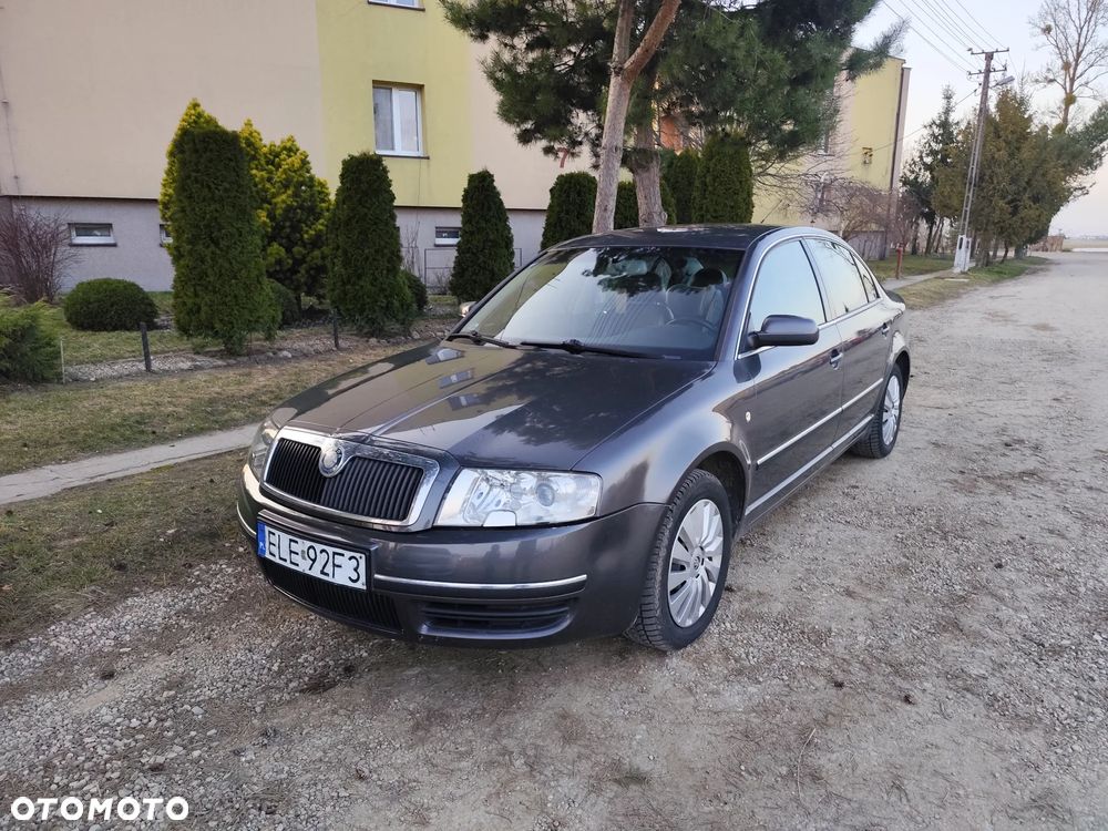 Skoda Superb 2.8 V6 Platinum - 21