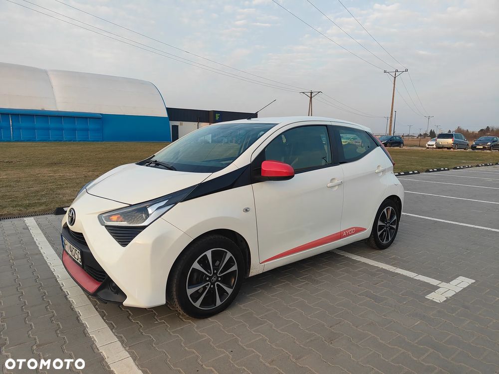 Toyota Aygo x-play - 1