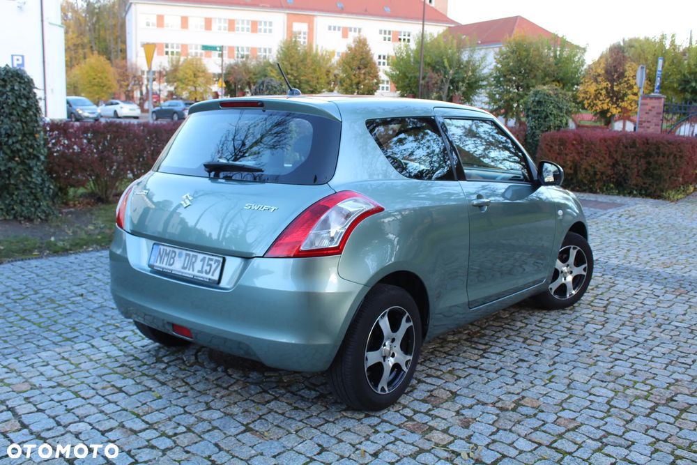 Suzuki Swift - 12