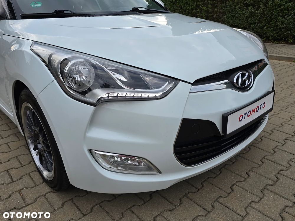Hyundai Veloster - 16