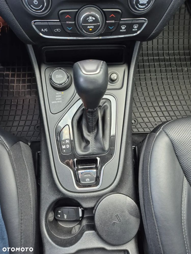 Jeep Cherokee 3.2 V6 Active Drive I Limited - 21