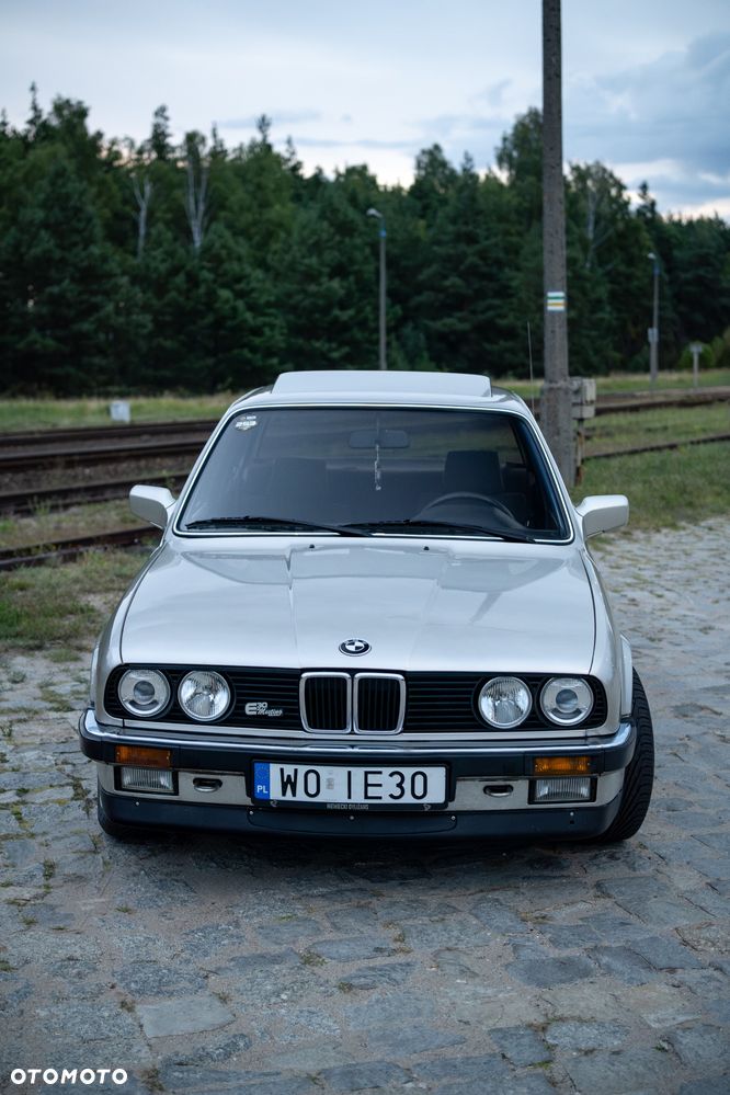 BMW Seria 3 318i - 7