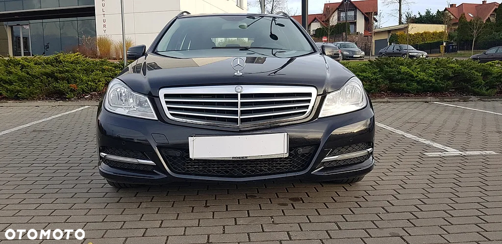 Mercedes-Benz Klasa C 180 T CGI BlueEFFICIENCY - 2