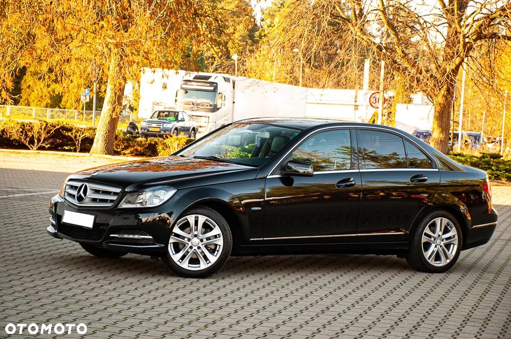 Mercedes-Benz Klasa C 180 T BlueEFFICIENCY Avantgarde - 9