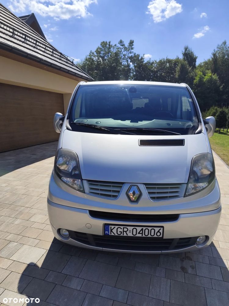 Renault Trafic Grand Passenger Black Edition - 3