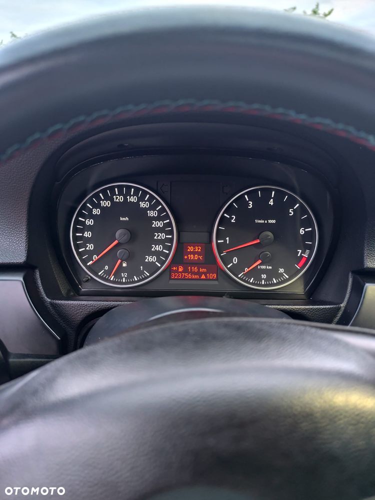 BMW Seria 3 325i - 12