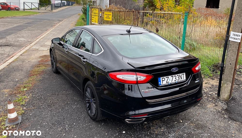 Ford Fusion 2.0 EcoBoost Titanium - 15