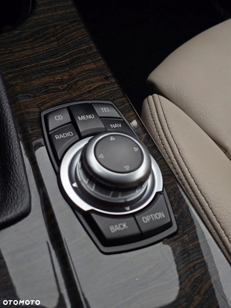 BMW X3 xDrive20i - 29