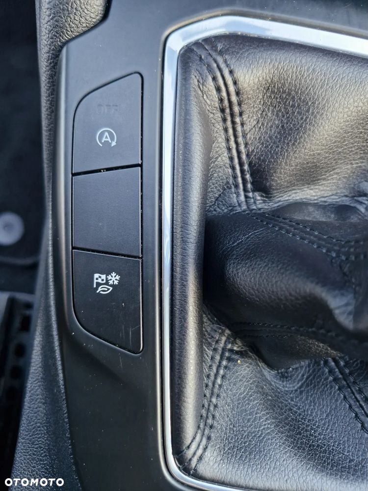 Ford Kuga 1.5 EcoBoost FWD Titanium - 25