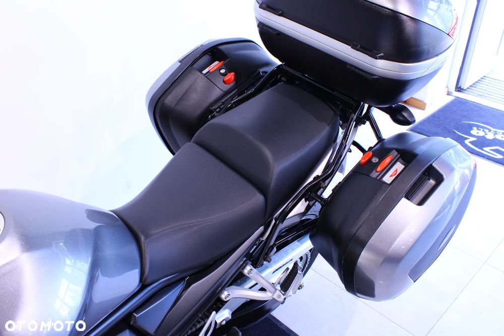 Suzuki GSX - 18