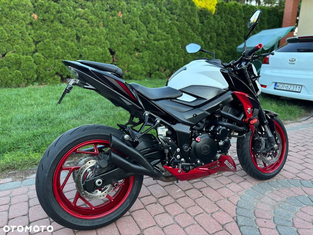 Suzuki GSX - 5
