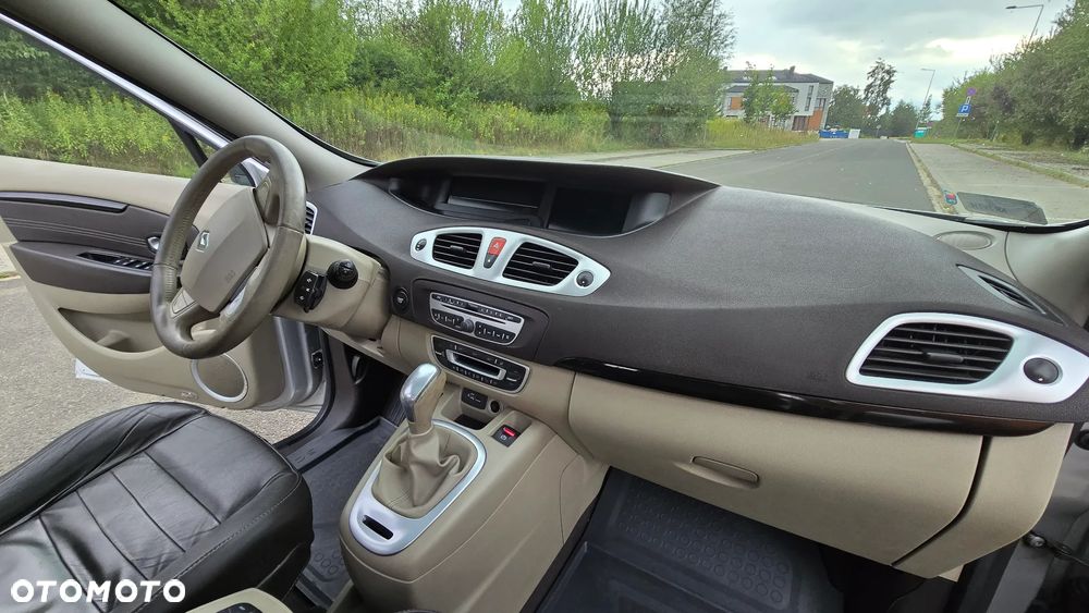 Renault Grand Scenic - 34