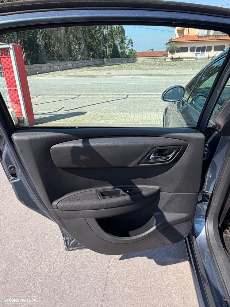 Citroën C4 1.6 HDi VTR Pack - 28
