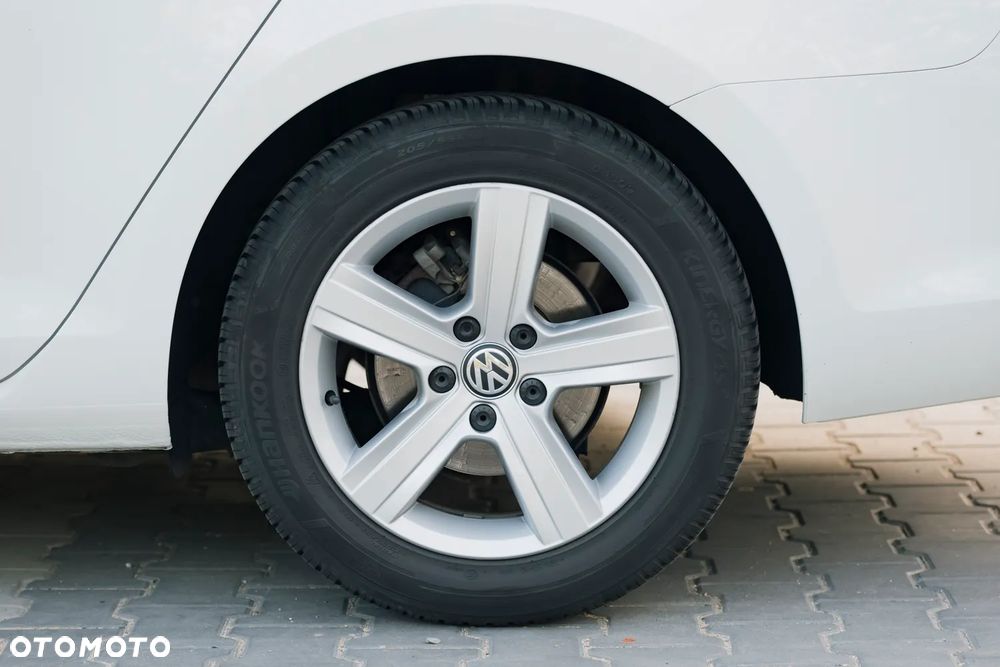 Volkswagen Golf - 10