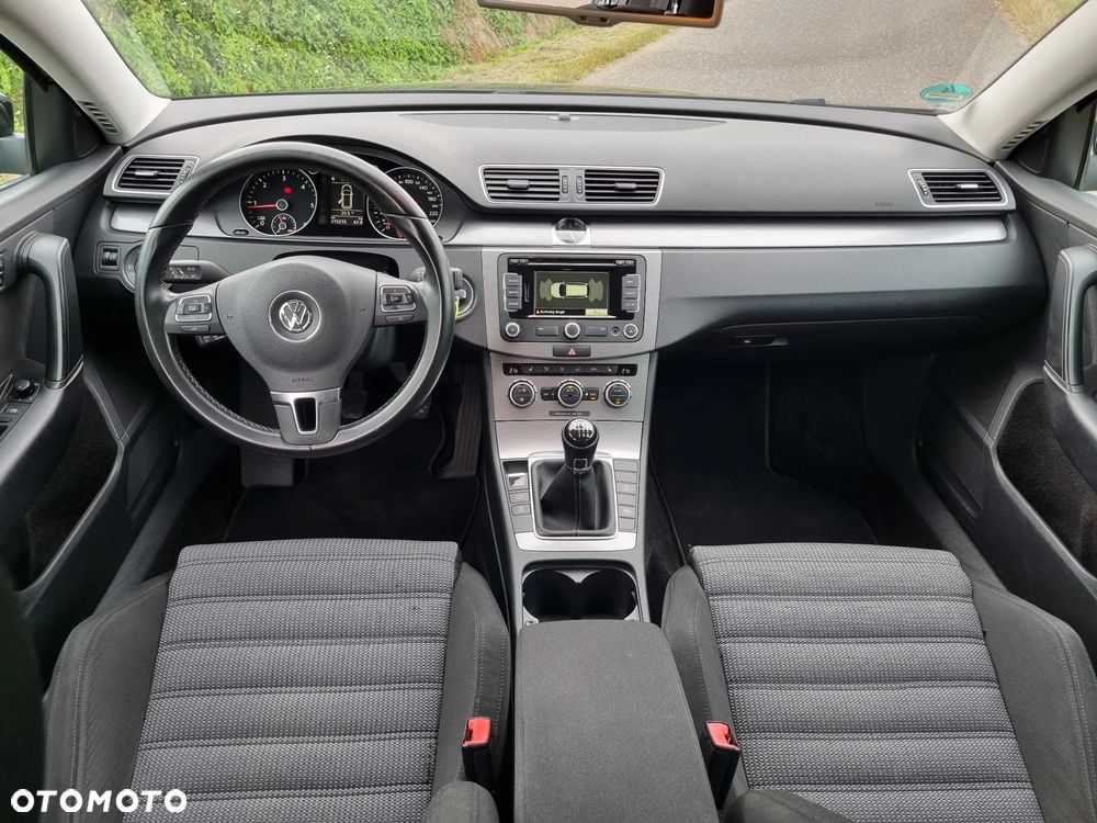 Volkswagen Passat 2.0 TDI DPF BlueMotion Technology Highline - 10