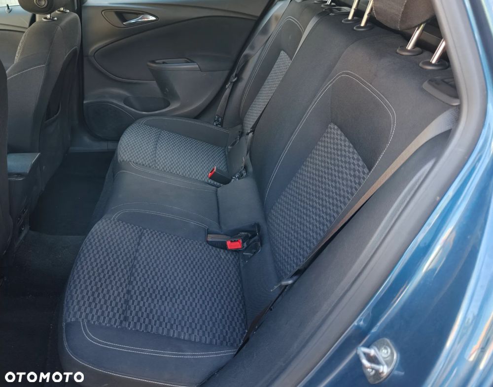 Opel Astra 1.6 T Dynamic S&S - 18