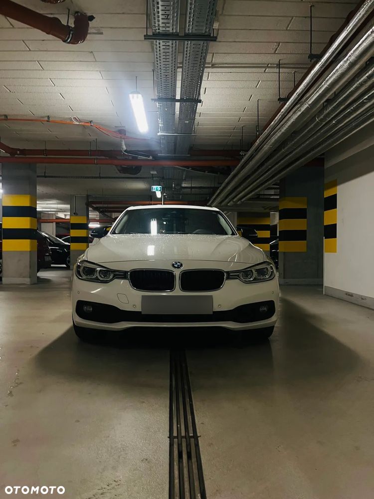 BMW Seria 3 320d Edition Luxury Line Purity - 4