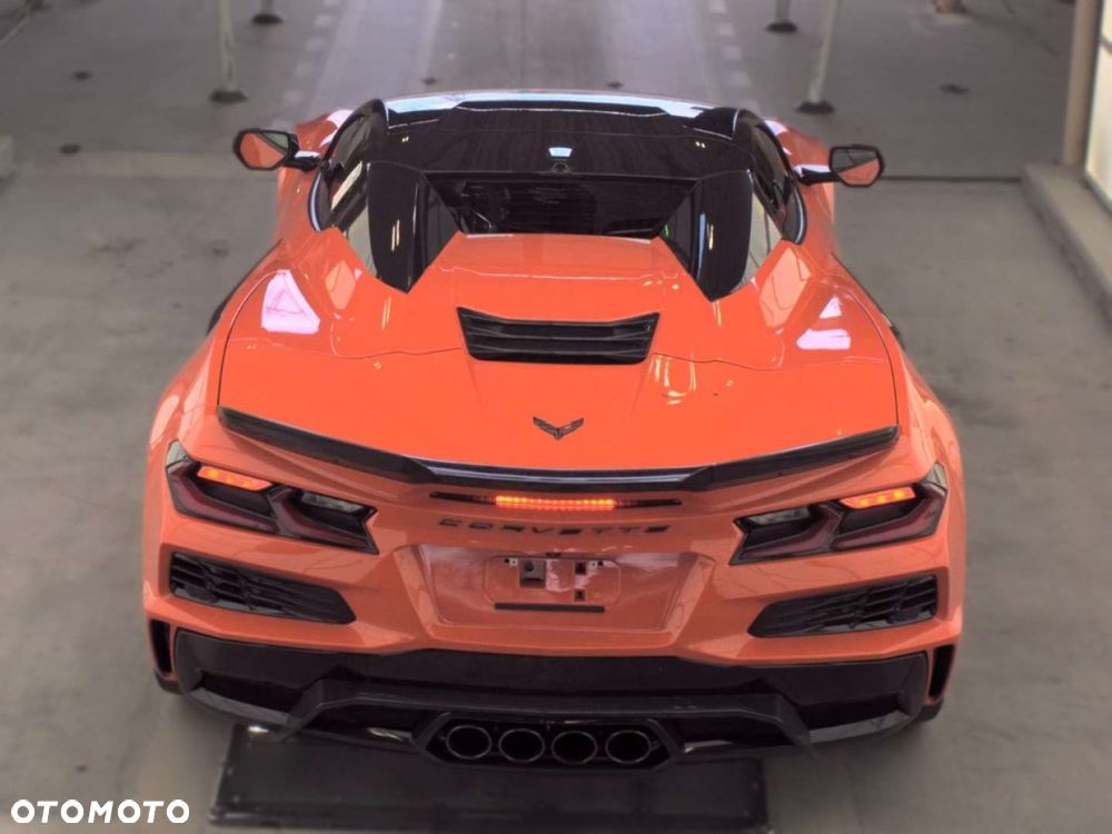 Chevrolet Corvette - 3