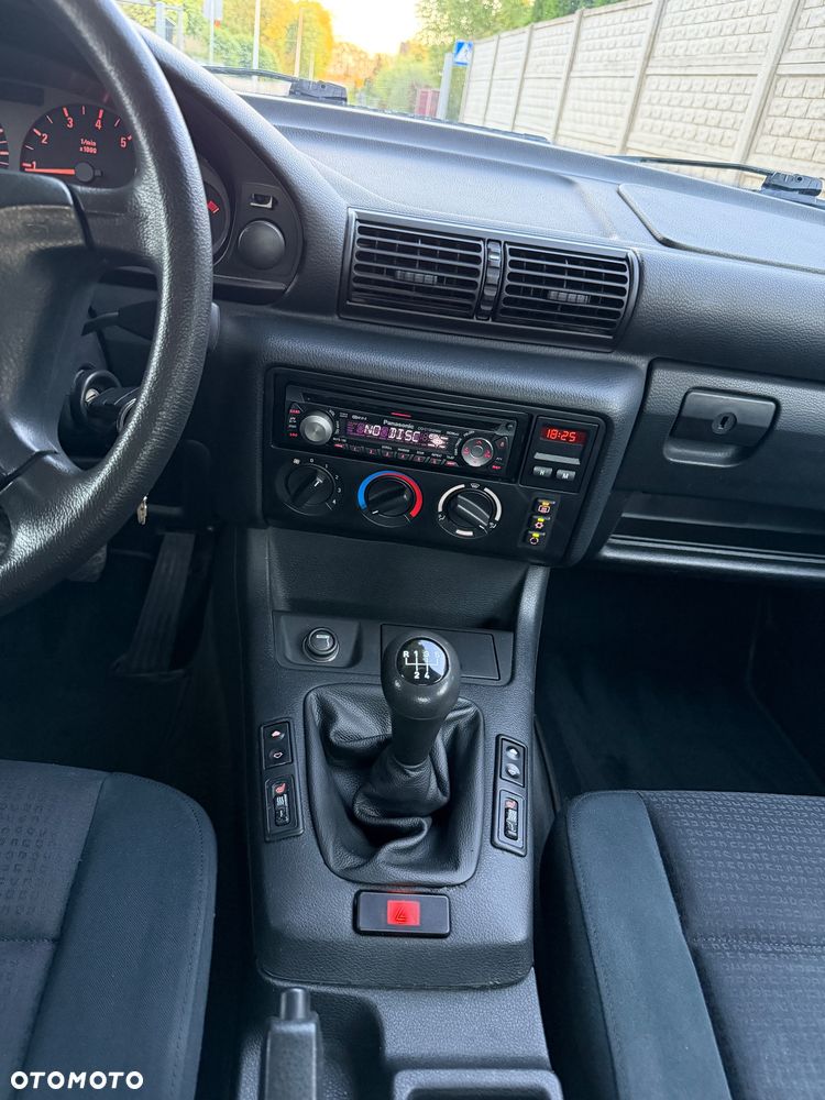 BMW Seria 3 316i - 12