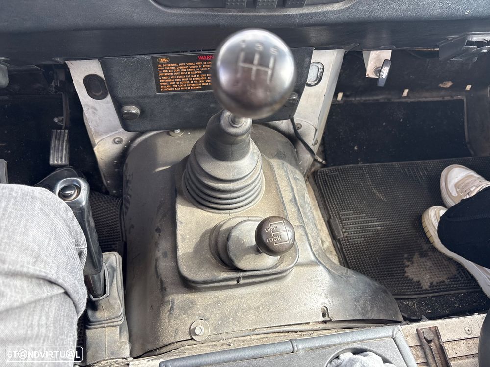 Land Rover Defender 90 2.5 TDi Metal Top - 18