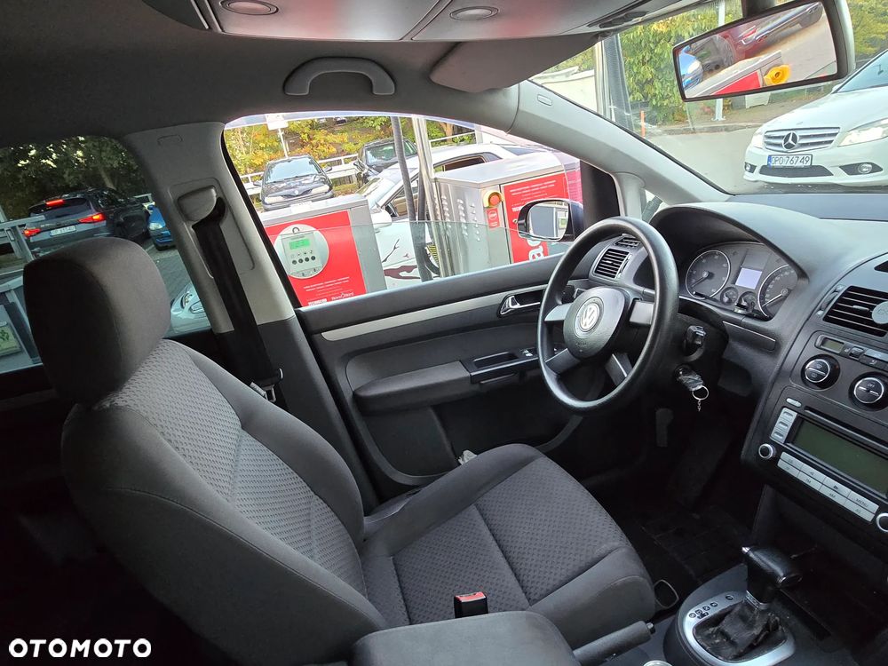 Volkswagen Touran - 13