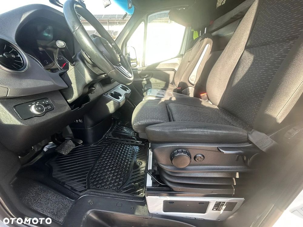 Mercedes-Benz Sprinter 319 - 21