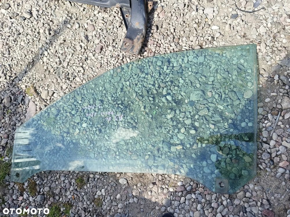 AUDI A3 8L 97R SZYBA BOCZNA PRZEDNIA LEWA 3-DRZWI - 1