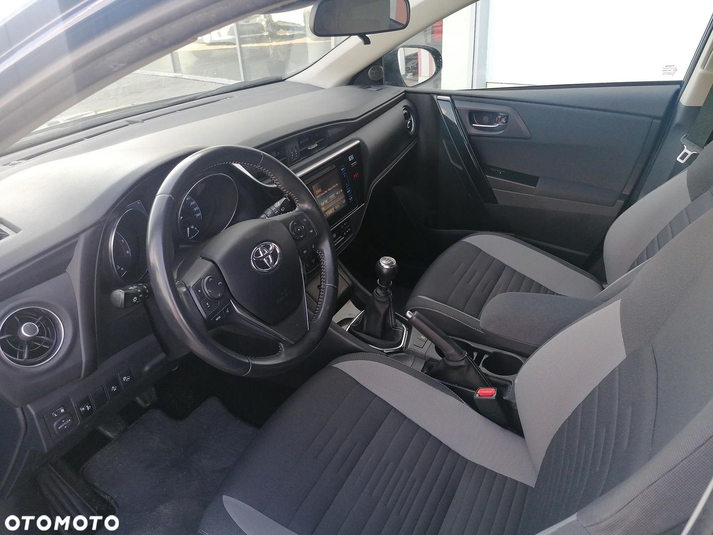 Toyota Auris - 13