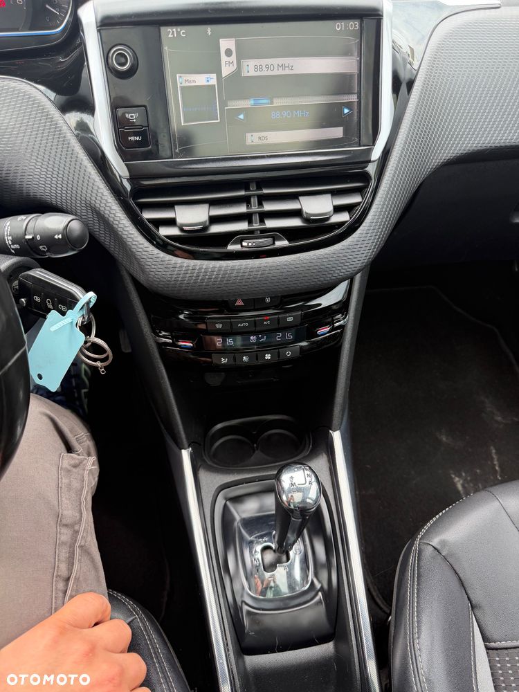 Peugeot 2008 e-HDi FAP 92 EGS6 STOP & START Allure - 18