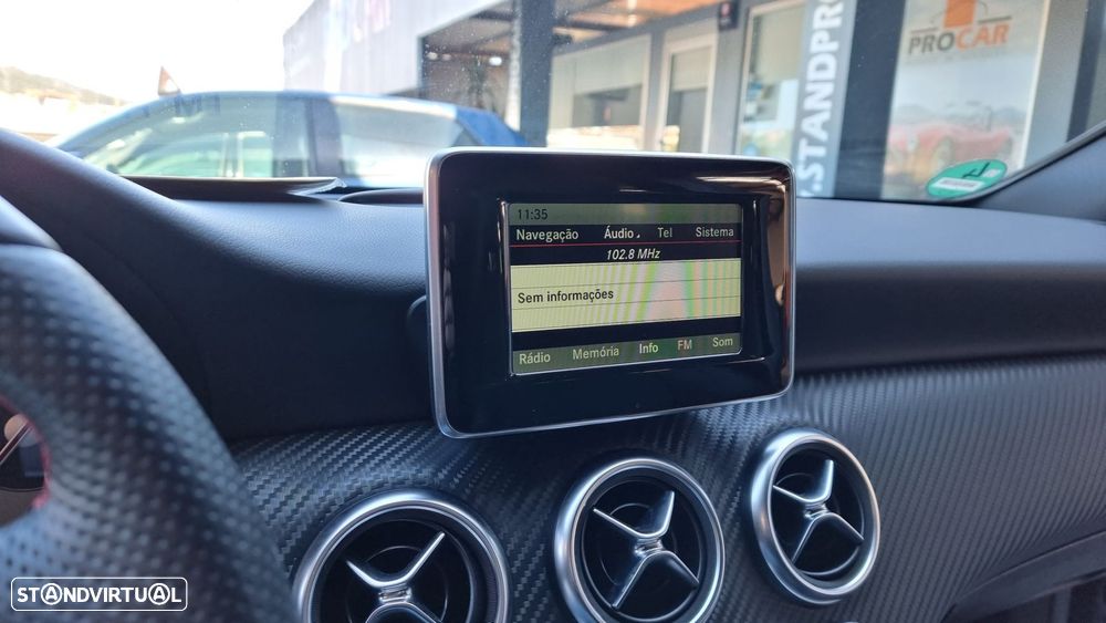 Mercedes-Benz A 180 d AMG Line - 23