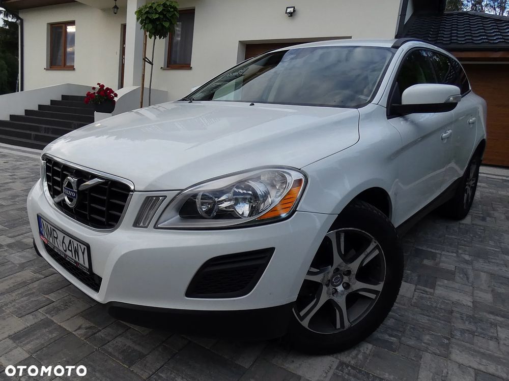 Volvo XC 60 2.4D AWD Momentum - 35
