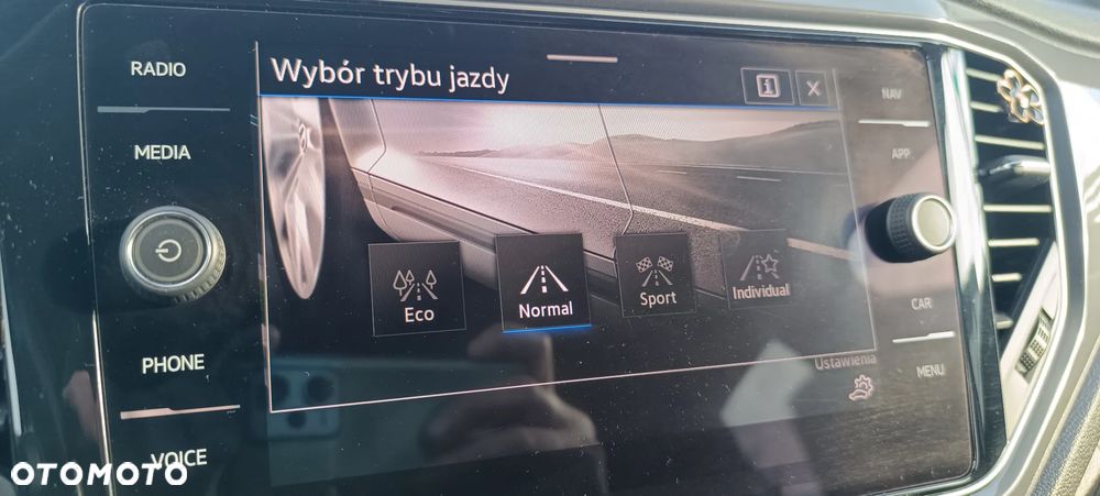 Volkswagen T-Roc 1.5 TSI R-Line DSG - 26